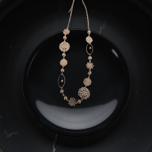 Lacey lightweight Silver plated Necklace - Picture 4 of 4